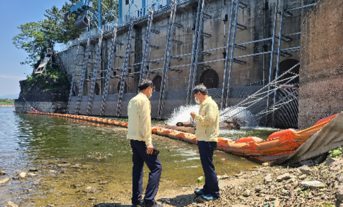 상수도사업소장, 조류 발생 대비 칠서취수장 현장 점검