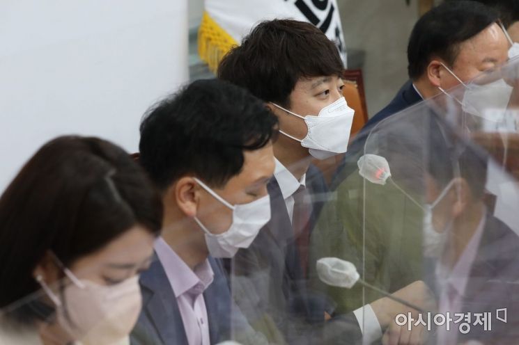 이준석 국민의힘 대표가 28일 국회에서 열린 최고위원회의에 참석, 모두발언을 하고 있다./윤동주 기자 doso7@