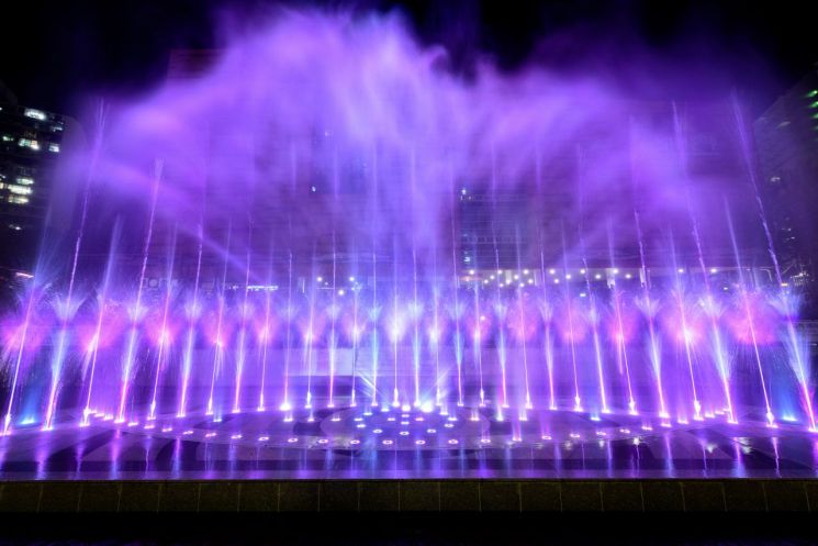 한여름밤 낭만의 분수쇼... 노원구 ‘당현천 음악분수’ 개장