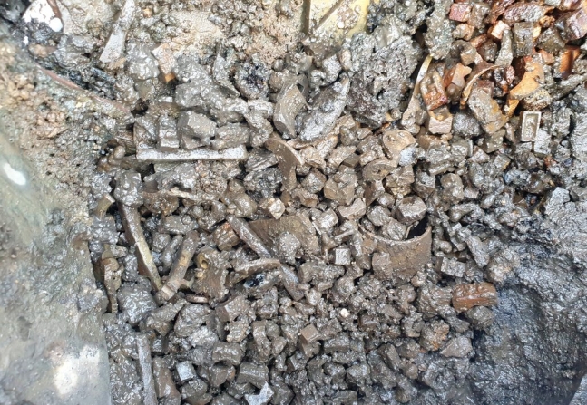 The appearance at the time of the discovery of Joseon metal movable type. (Photo by Cultural Heritage Administration)