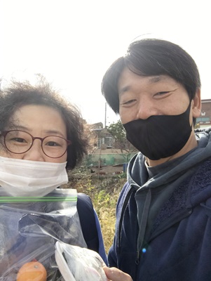 무안군 해제면으로 귀농한 김종근 씨 부부 (사진=무안군 제공)