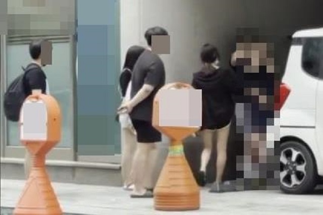 "장난삼아 만져봤다" 가해학생 SNS에 사과글…'일산 중학생 학폭 의심 영상' 일파만파