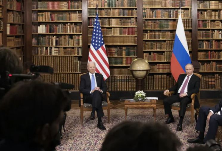 미·러 기후특사 "정치 이견 넘어 협력" 공동성명 