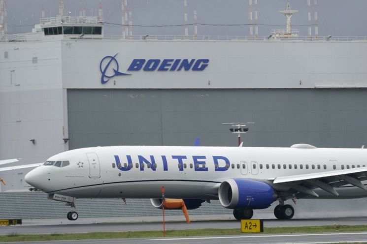 美 연방항공청, "보잉 737 결함 발견"...9300대 점검지시 