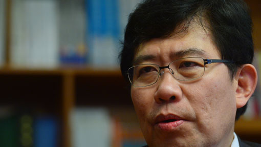 ‘대부업 금리 낮추겠다’는 이재명에…윤창현 “금융은 자선행위 아니야” 직격