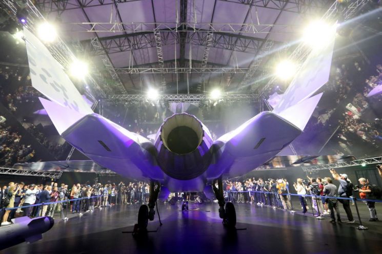 러, 美 F-35 대항마 신형 전투기, '체크메이트' 선보여..."2026년 양산시작"
