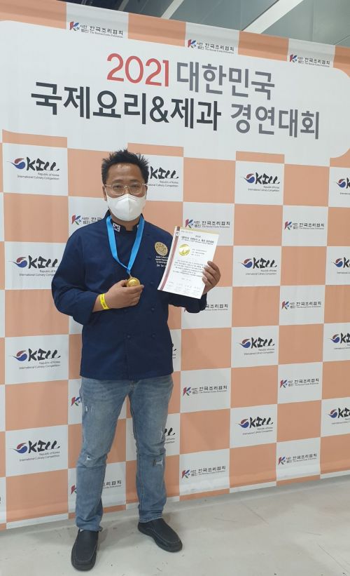 광주지역에서 해물탕 전문 음식점을 운영하는 이태성 광주 한해물하네 대표 최대 규모 국제요리대회에서 금상을 수상했다.
