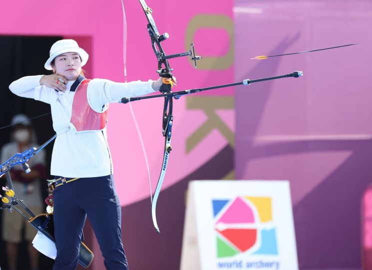 김우진·강채영 나란히 16강行…2관왕 청신호(종합)