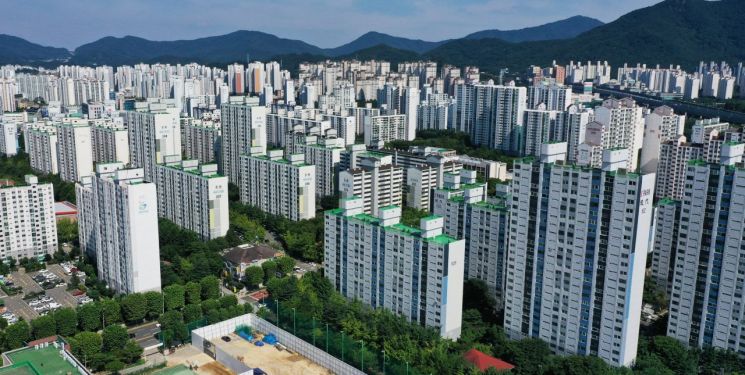 임대차법 시행 1년 만에 서울 아파트 전셋값 1억3000만원 올랐다