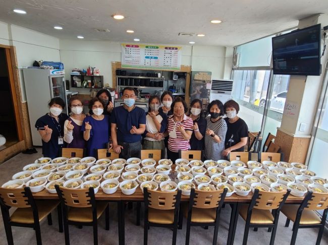 이창준 미스터LEE 대표, 홀몸 어르신께 전복삼계탕 전달