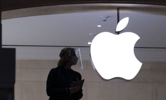 애플, 2분기 사상 최대 실적…매출 36%↑·아이폰 판매액 50%↑ (종합)