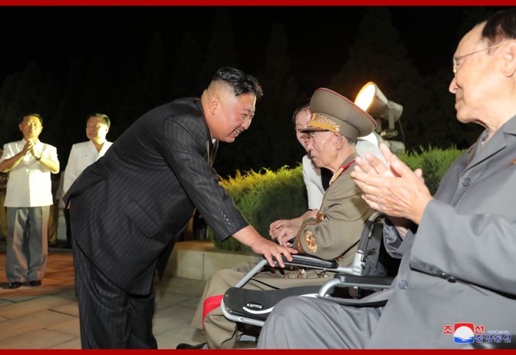 전국노병대회 참석한 김정은…'핵 억제력' 언급 없었다(종합)