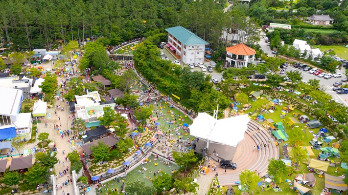 The representative landmark of Yeongam-gun, 'Gichan Land' / Photo by Asia Economy