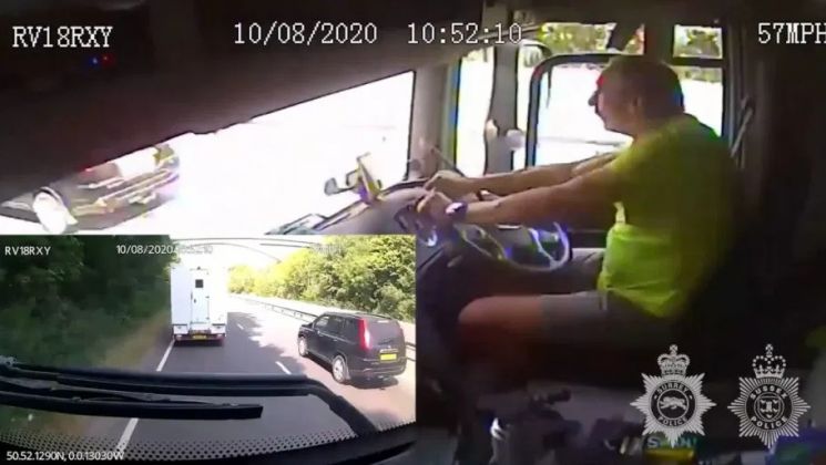 [영상]운전 중 휴대전화 쓰지 말아야 하는 이유