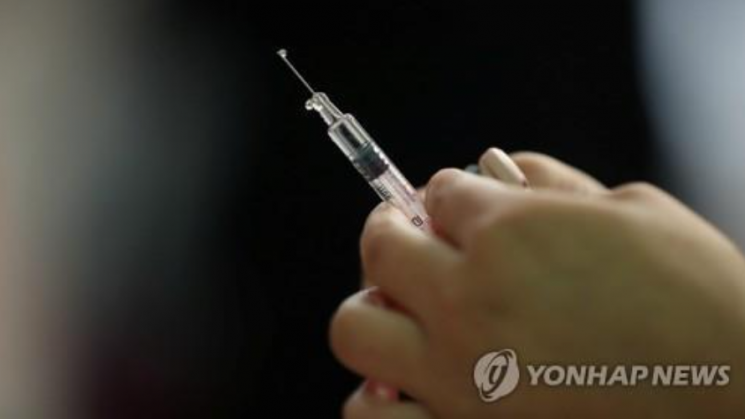 "평소 기저질환 없었는데…사인 밝혀달라" 백신 교차접종 후 숨진 경찰관 아내, 靑 청원