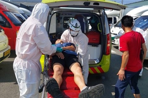 거품 물며 실신한 택배 노동자 "물도 집에서 떠와야 하는 상황"