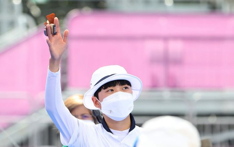 안산, 사상 첫 올림픽 양궁 3관왕 2승 남아