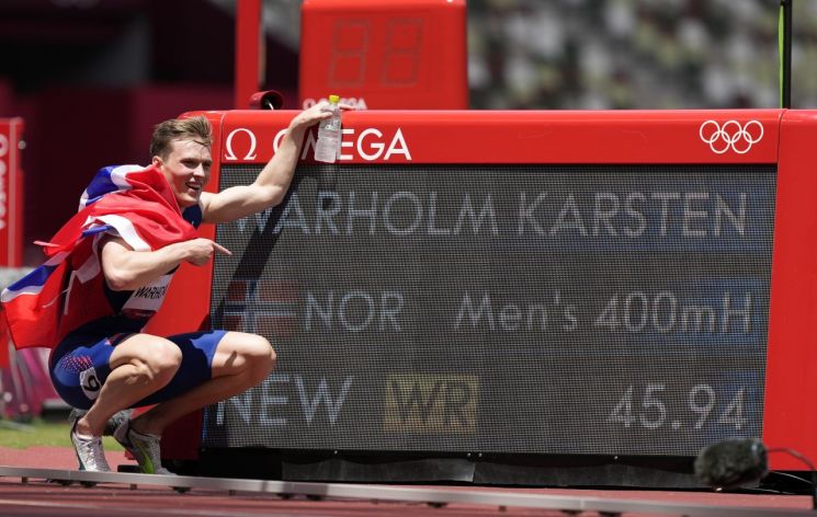 바르홀름, 육상 男 400ｍ허들 세계 신기록