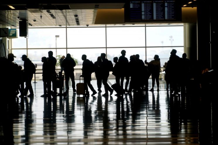 "EU 시민 10명 중 3명, 휴가 떠날 경제적 여유 없어"