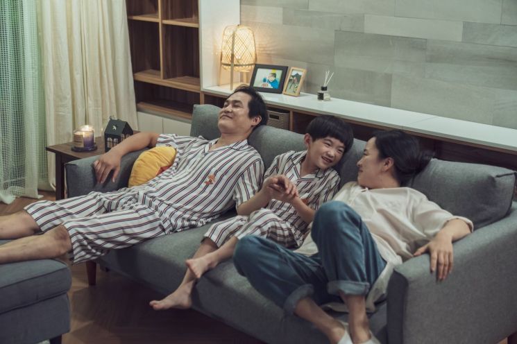 [인터뷰]김성균 "반지하 살다가 내 집 마련, '싱크홀' 공감했죠"