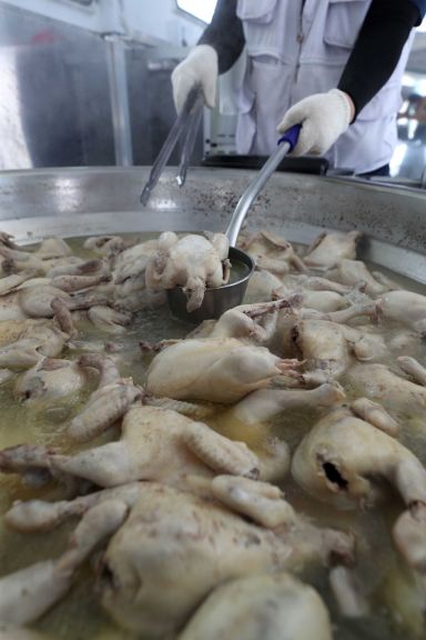 삼계탕 가격 오른 이유 있었네…공정위 "하림·올품 등 7개사 가격·출고량 담합 제재"
