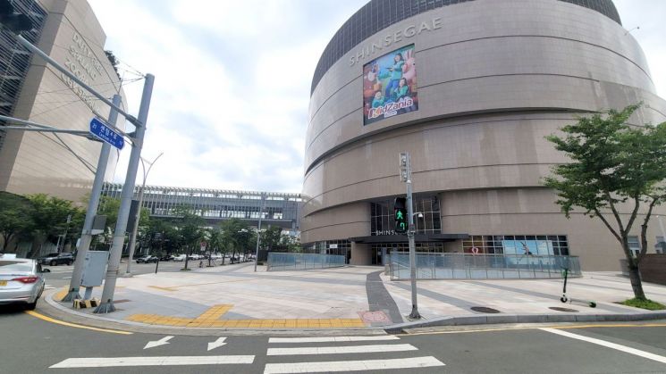 한곳만 빼고 부산 15개 구·군 105명 확진, 전역 확산세 고비 … 신세계백화점 1명 또 발생