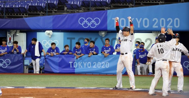 한국 야구, 일본에 2-5 패배…패자 준결승行(종합)