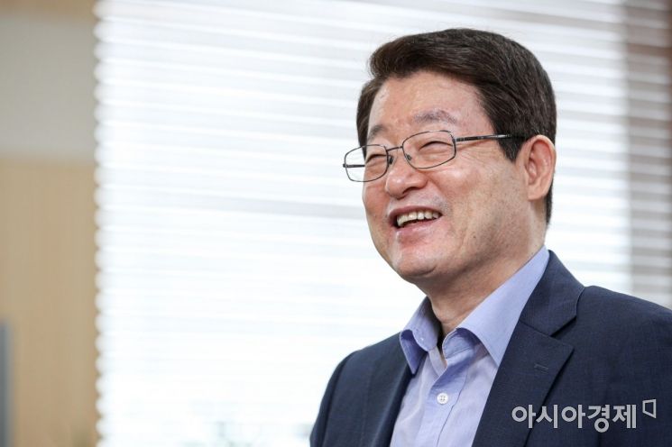 정희수 생명보험협회 회장이 5일 서울 중구 생명보험협회에서 인터뷰 하고 있다./강진형 기자aymsdream@