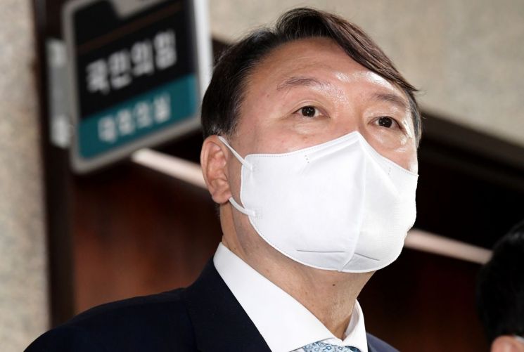 부정식품 등 말실수 논란 윤석열…퇴임후 지지율 첫 10%대로 추락