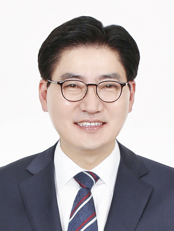 이정훈 서울 강동구청장 아내 폭행으로 최대 위기 맞아 
