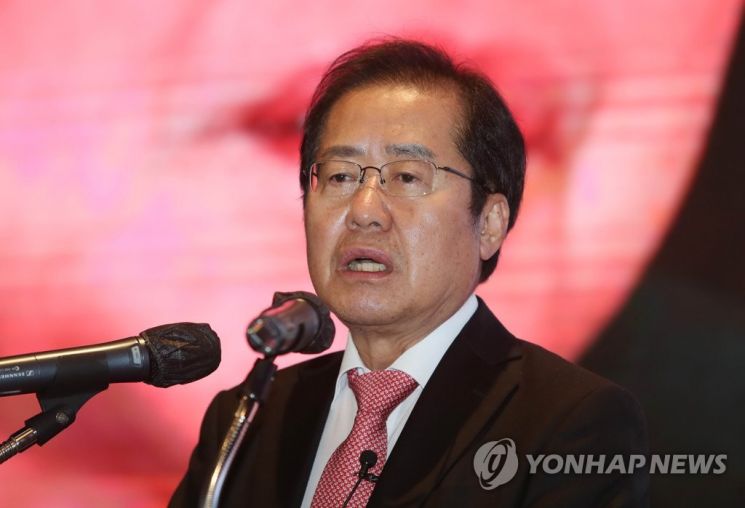 홍준표 "이재명은 포퓰리스트, 윤석열은 보수 우파 궤멸시킨 사람" 직격