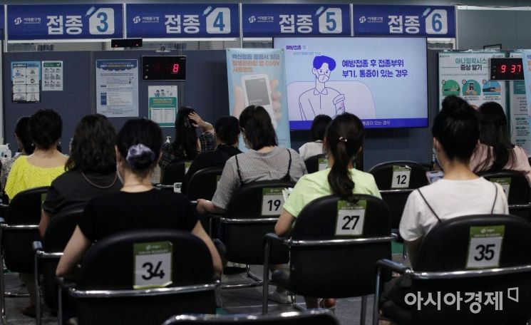 모더나·화이자 1156만명 내일 문자로 2차 접종일 5·6주 조정 안내(상보)