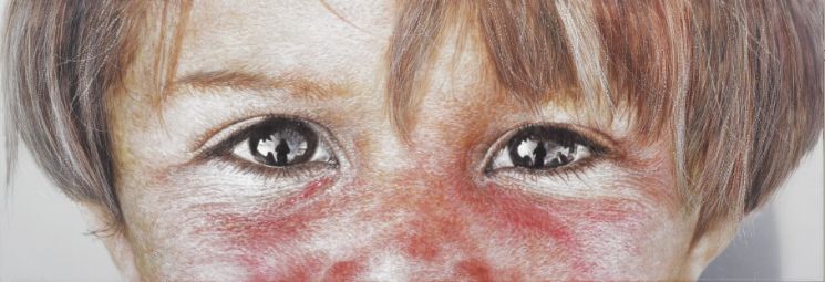 김화고등학교)한영욱_Face_알루미늄에 유채, 스크레치_56x162_2010.(사진출처=국립현대미술관)