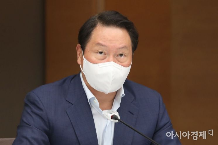 최태원 SK 회장, 상반기 보수 38억원