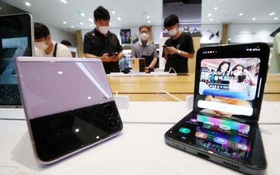 3Q 스마트폰 판매 증가 전망…기대감 부푸는 부품株