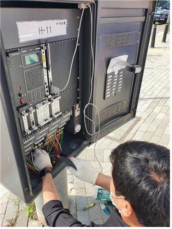 서울시, 교통신호제어기 4291대 전수점검… 신호등 안전문제 예방
