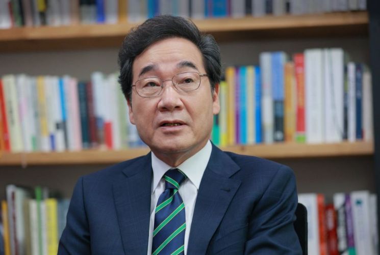 [인터뷰]이낙연 "국가가 거대한 보험회사처럼 돼야…기본소득, 위험하고 의아"