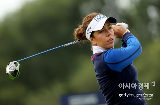 조지아 홀이 AIG여자오픈 둘째날 9번홀에서 티 샷을 하고 있다. 커누스티(스코틀랜드)=Getty images/멀티비츠