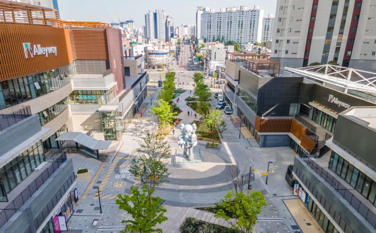 인천 도화지구에 문을 연 '앨리웨이 인천'.