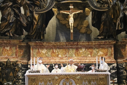 바티칸서 김대건 신부 탄생 200주년 한국어 미사 봉헌…유흥식 대주교 주례