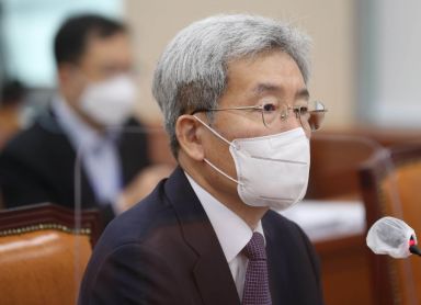 고승범 금융위원장 후보자가 27일 국회에서 열린 인사청문회에 출석, 의원들의 질의에 답변하고 있다./윤동주 기자 doso7@