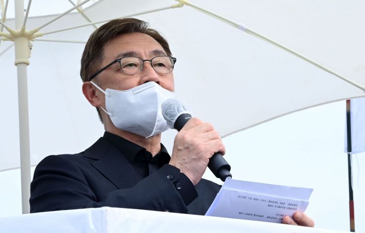 尹만 남은 '역선택 방지조항' 철회 분위기…최재형 "정해진 룰 따르겠다"