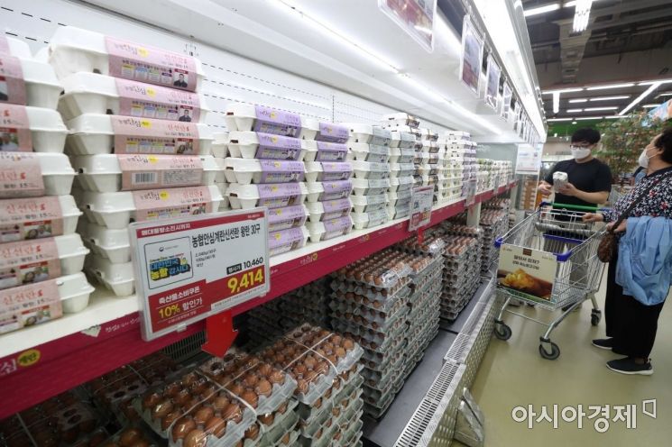 최근 서울 한 대형마트에서 달걀이 판매되고 있다. /문호남 기자 munonam@