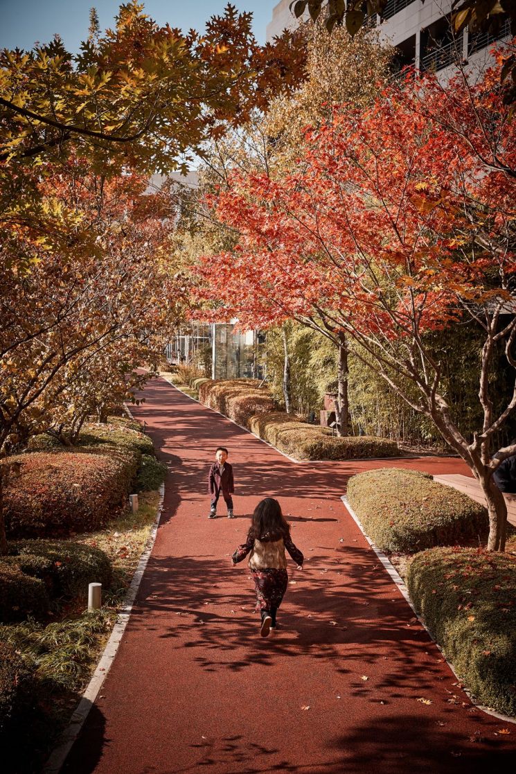 "가을 휴가 준비해요" 롤링힐스 호텔, '폴링 인 롤링 패키지'