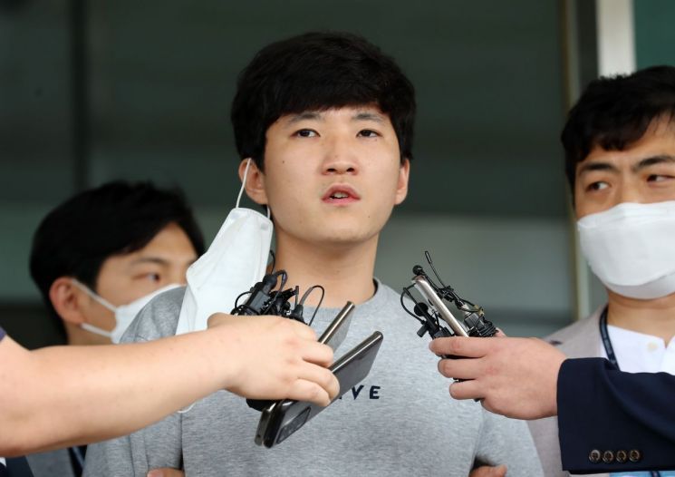 '남자 아동 성착취' 최찬욱… 檢, 징역 15년 구형