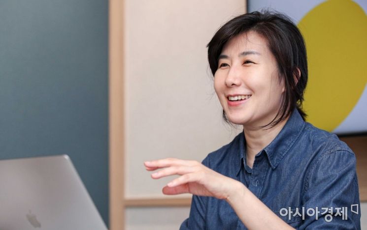 장서정 자란다 대표가 서울 강남구 저스트코에 마련된 사무실에서 인터뷰를 하고 있다./강진형 기자aymsdream@