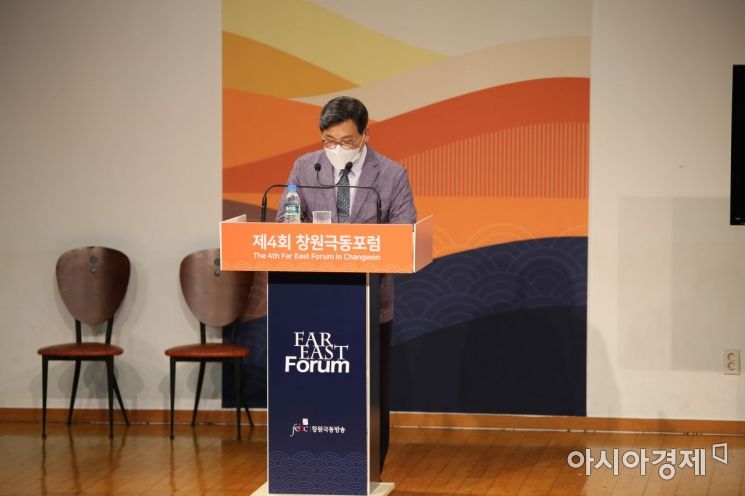 이창교 목사(창원 상남교회)가 시작기도를 하고 있다./이상현 기자 lsh2055@