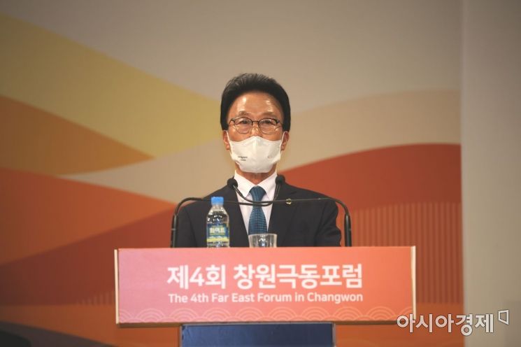 김하용 경남도의장이 개회사를 낭독하고 있다./이상현 기자 lsh2055@
