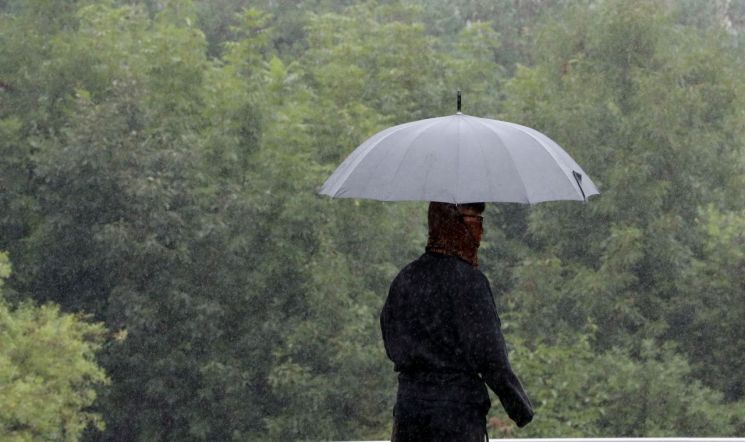 [날씨] 내일까지 제주도 '비'…내륙 대부분 지역 큰 일교차