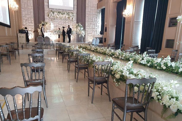 "먹지도 않은 수백 명 식대 내야"…실효성 없는 방역지침, 예비부부 들끓는 분노  